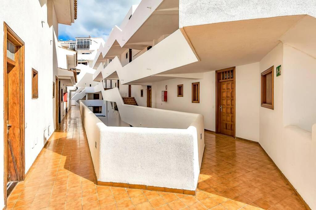 Modern Apartment In Parque Royal I, Playa Fanabe Адехе Екстериор снимка