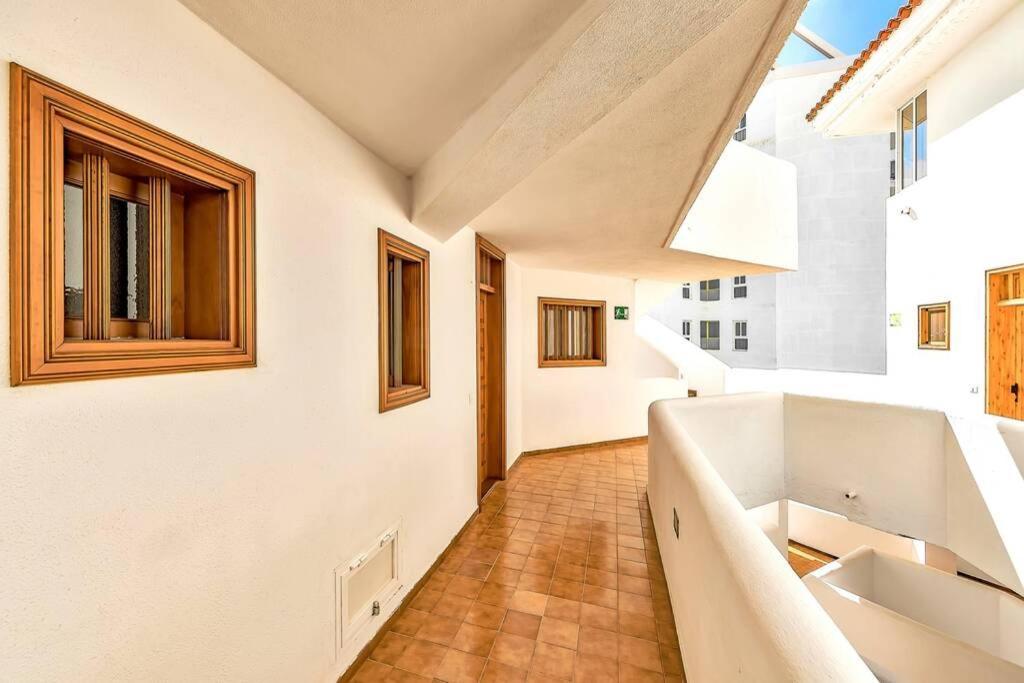 Modern Apartment In Parque Royal I, Playa Fanabe Адехе Екстериор снимка